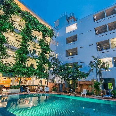 Sutus Court 3 Hotel Патая Екстериор снимка