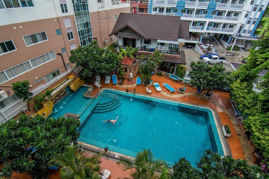 Sutus Court 3 Hotel Патая Екстериор снимка