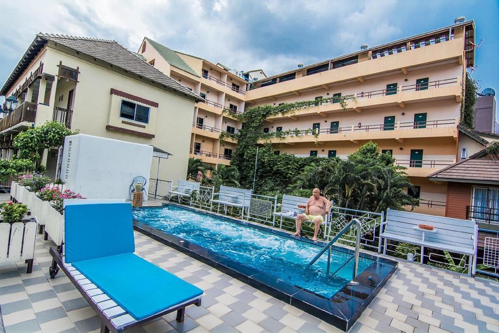 Sutus Court 3 Hotel Патая Екстериор снимка