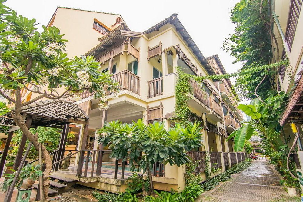 Sutus Court 3 Hotel Патая Екстериор снимка