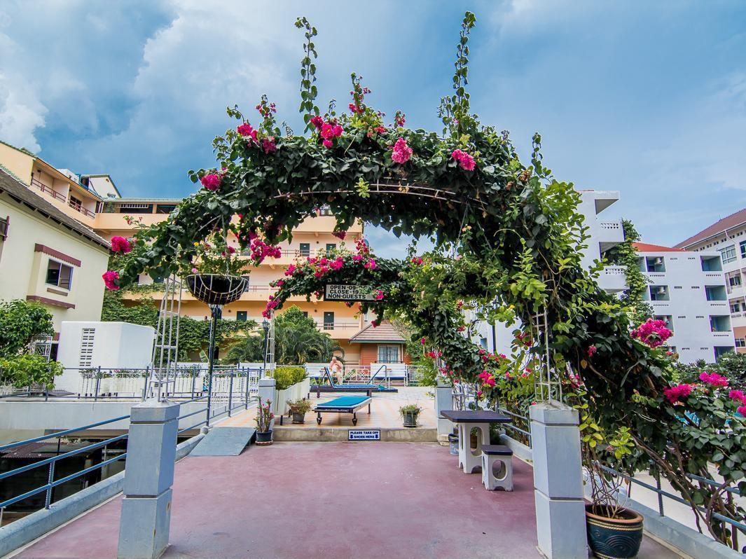 Sutus Court 3 Hotel Патая Екстериор снимка