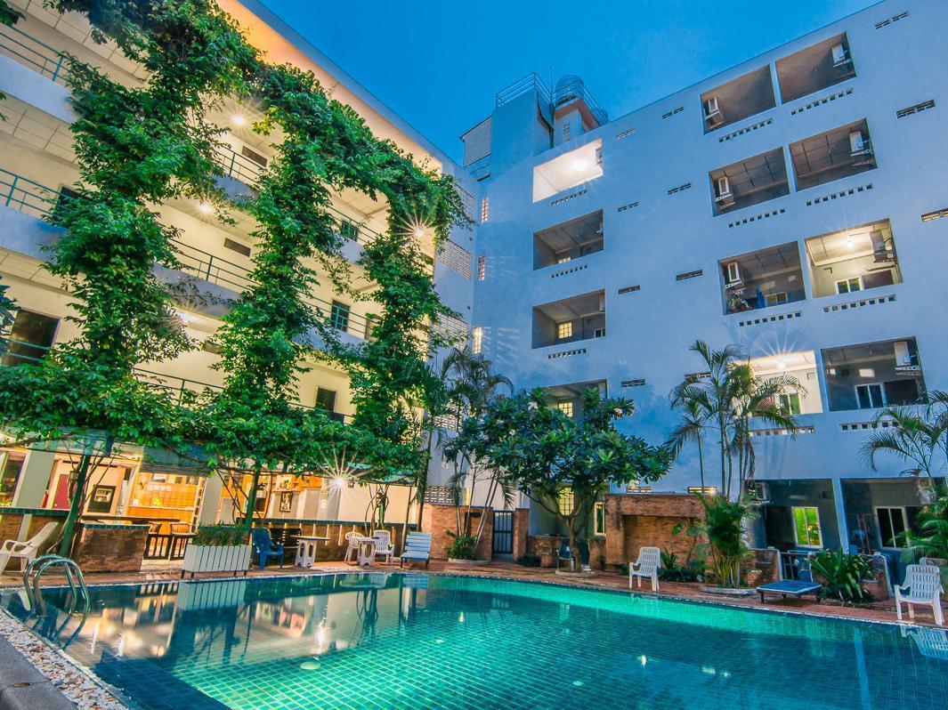 Sutus Court 3 Hotel Патая Екстериор снимка
