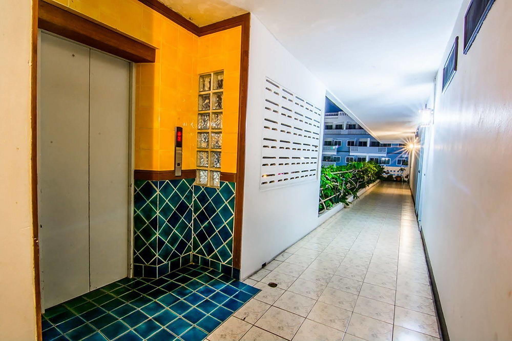 Sutus Court 3 Hotel Патая Екстериор снимка
