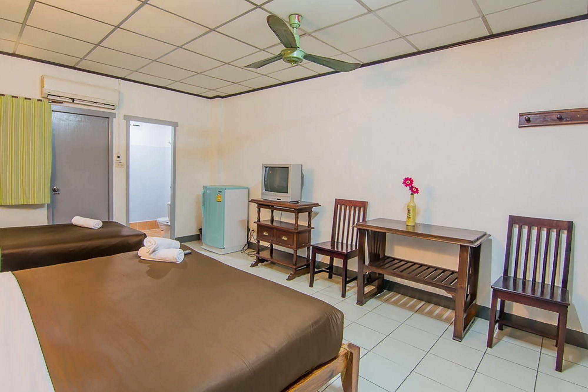 Sutus Court 3 Hotel Патая Екстериор снимка