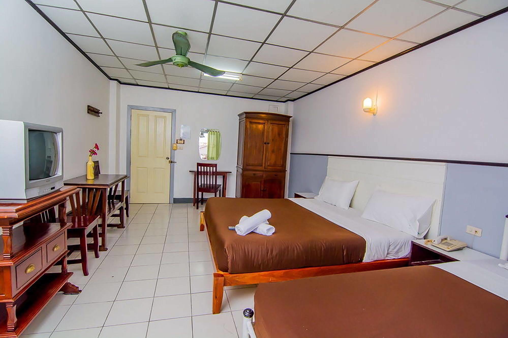 Sutus Court 3 Hotel Патая Екстериор снимка