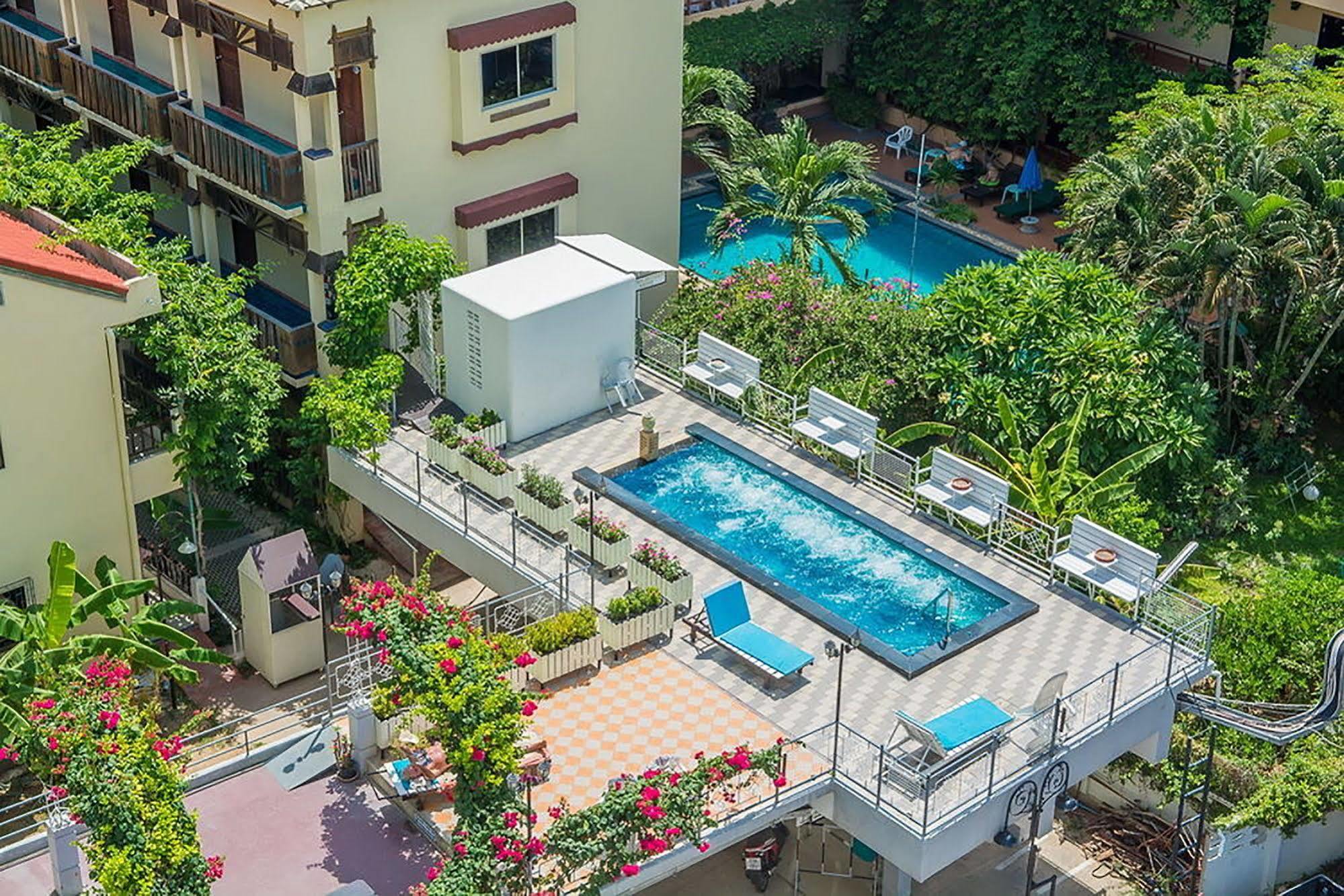 Sutus Court 3 Hotel Патая Екстериор снимка