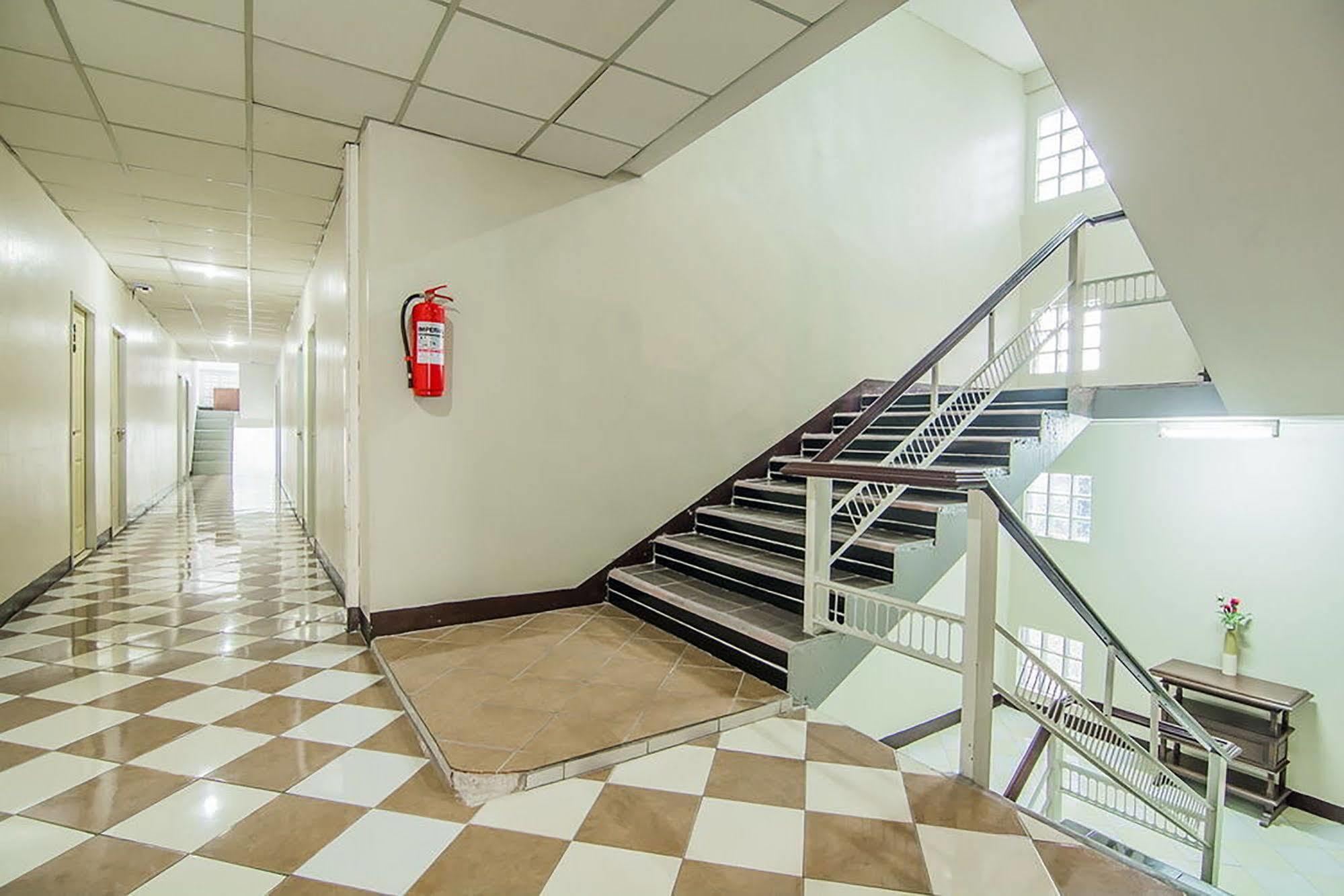 Sutus Court 3 Hotel Патая Екстериор снимка