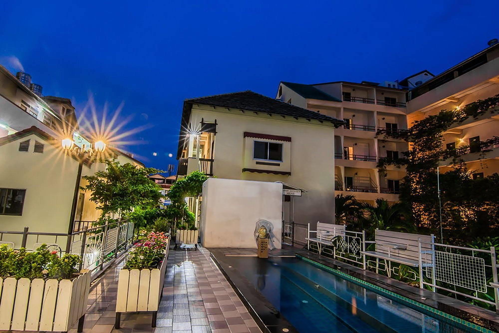 Sutus Court 3 Hotel Патая Екстериор снимка